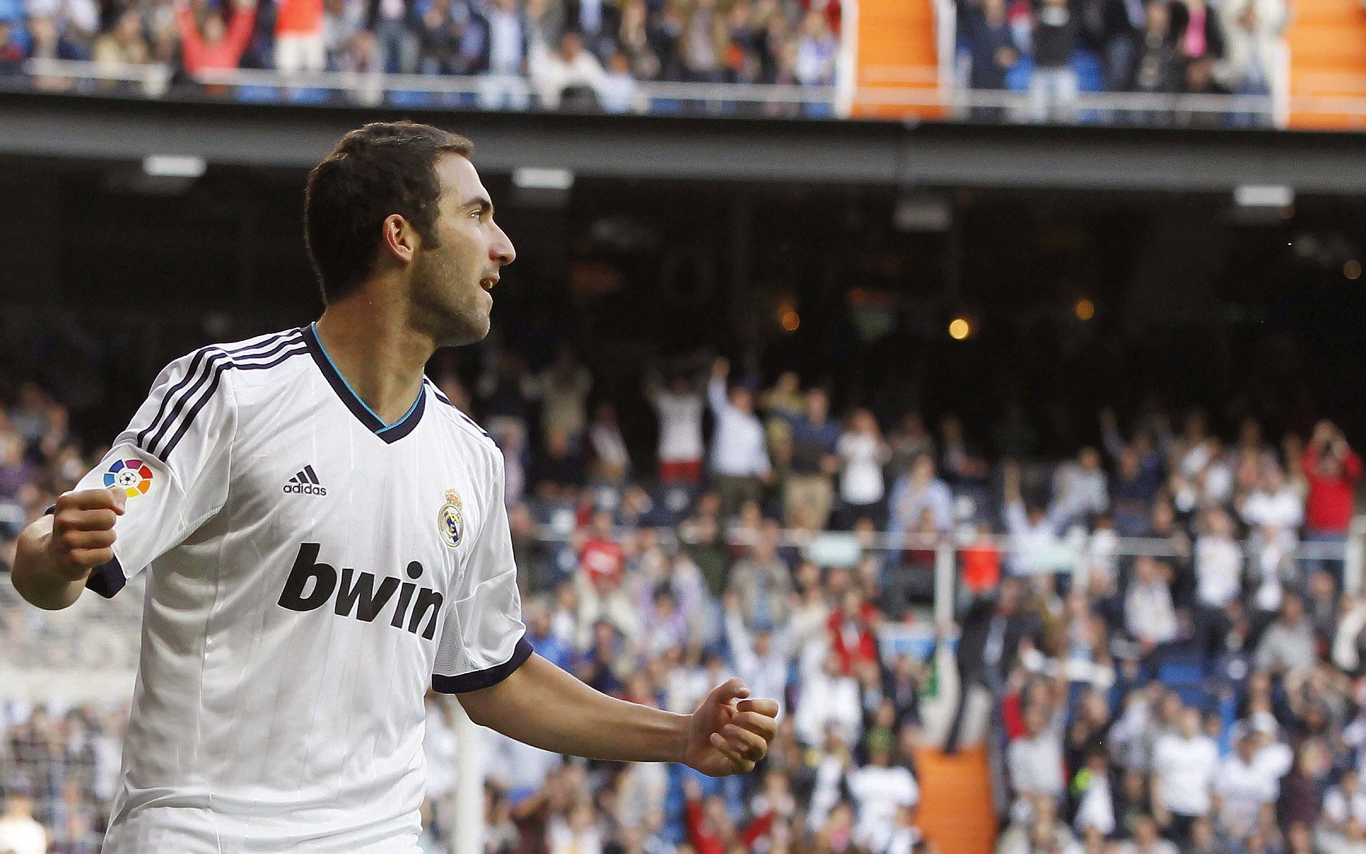 哥斯达黎加对阵曼城，卡塞米罗的孤岛，与足球的两种叙事